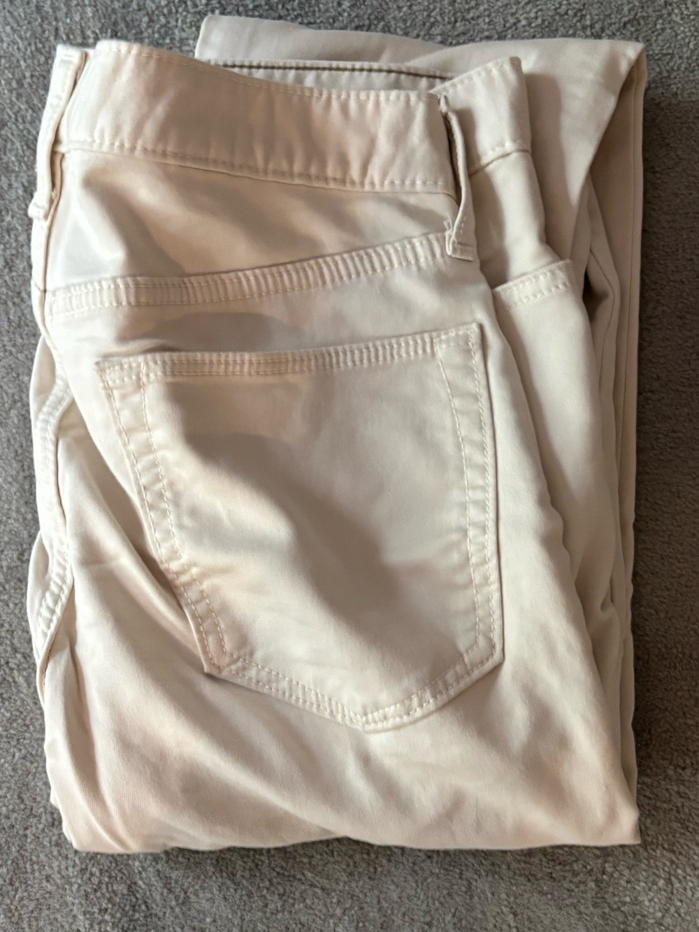 Men’s Banana Republic Cream High-Rise slim Straight Jeans size 31x32. Never worn